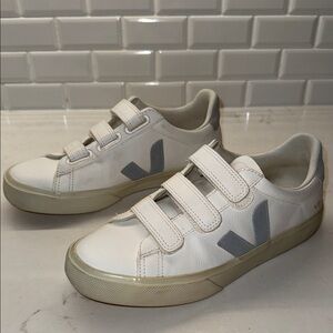 Veja Women’s Cream and Gray Sneakers